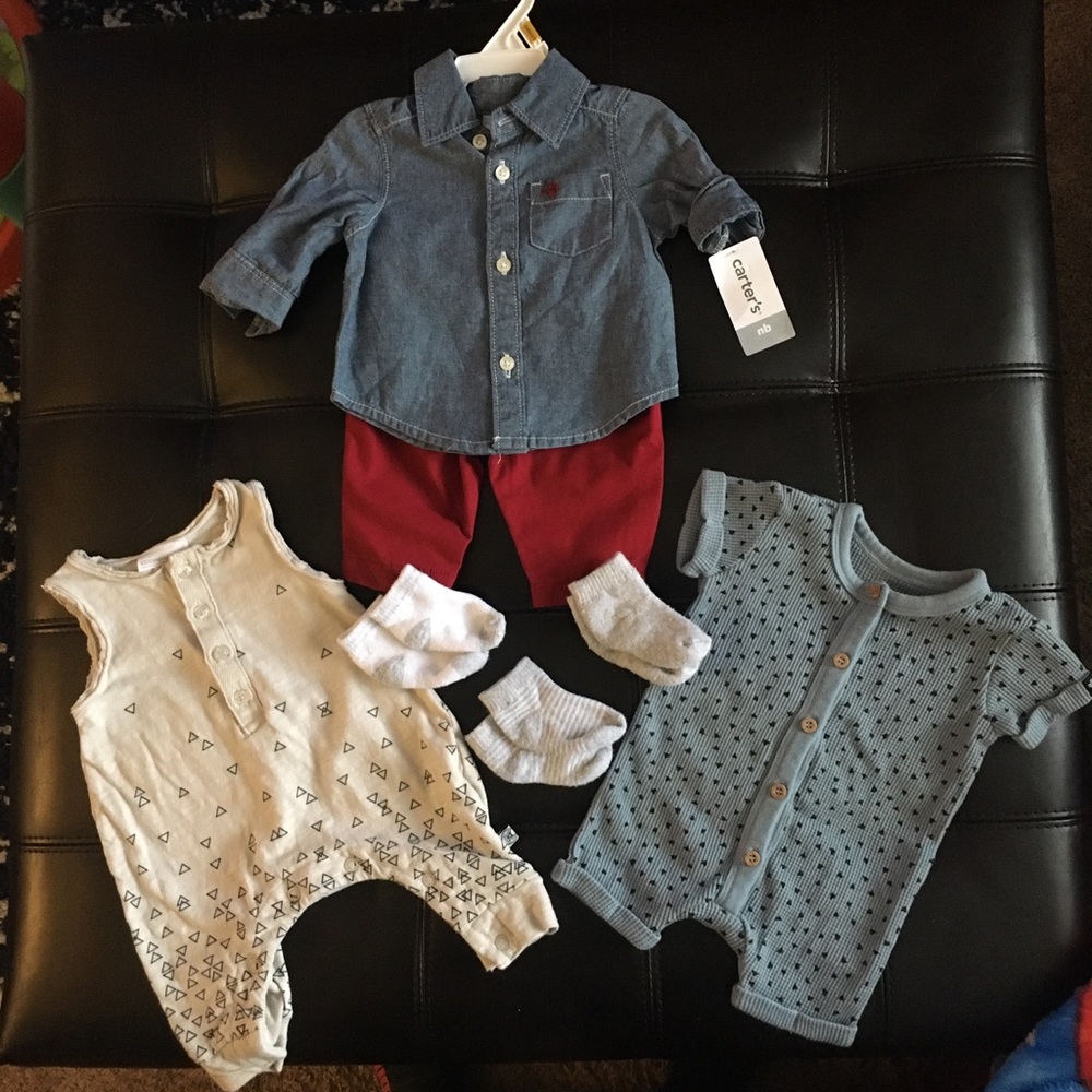 ✨ Bundle Sale✨Newborn outfit bundle w/ socks